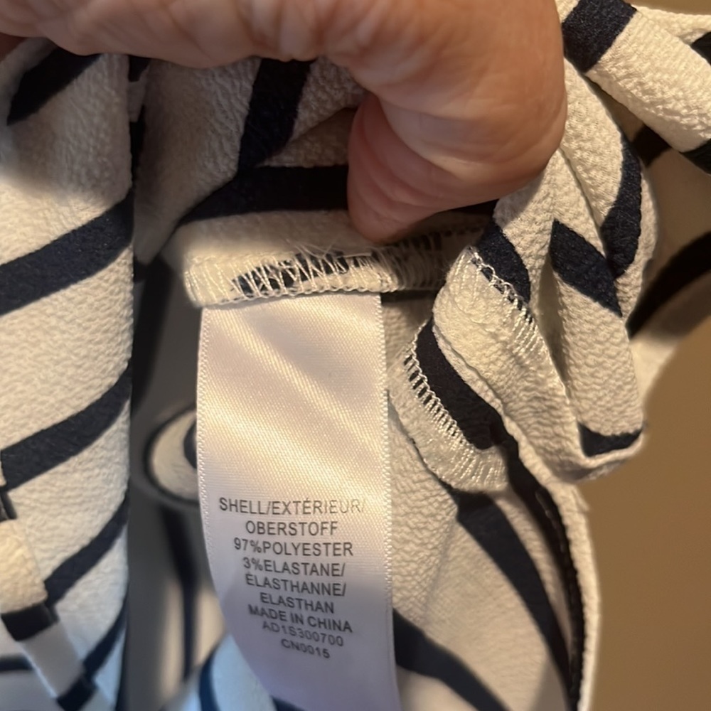 Adrianna Papell Top! Excellent Condition! - Picture 3 of 5